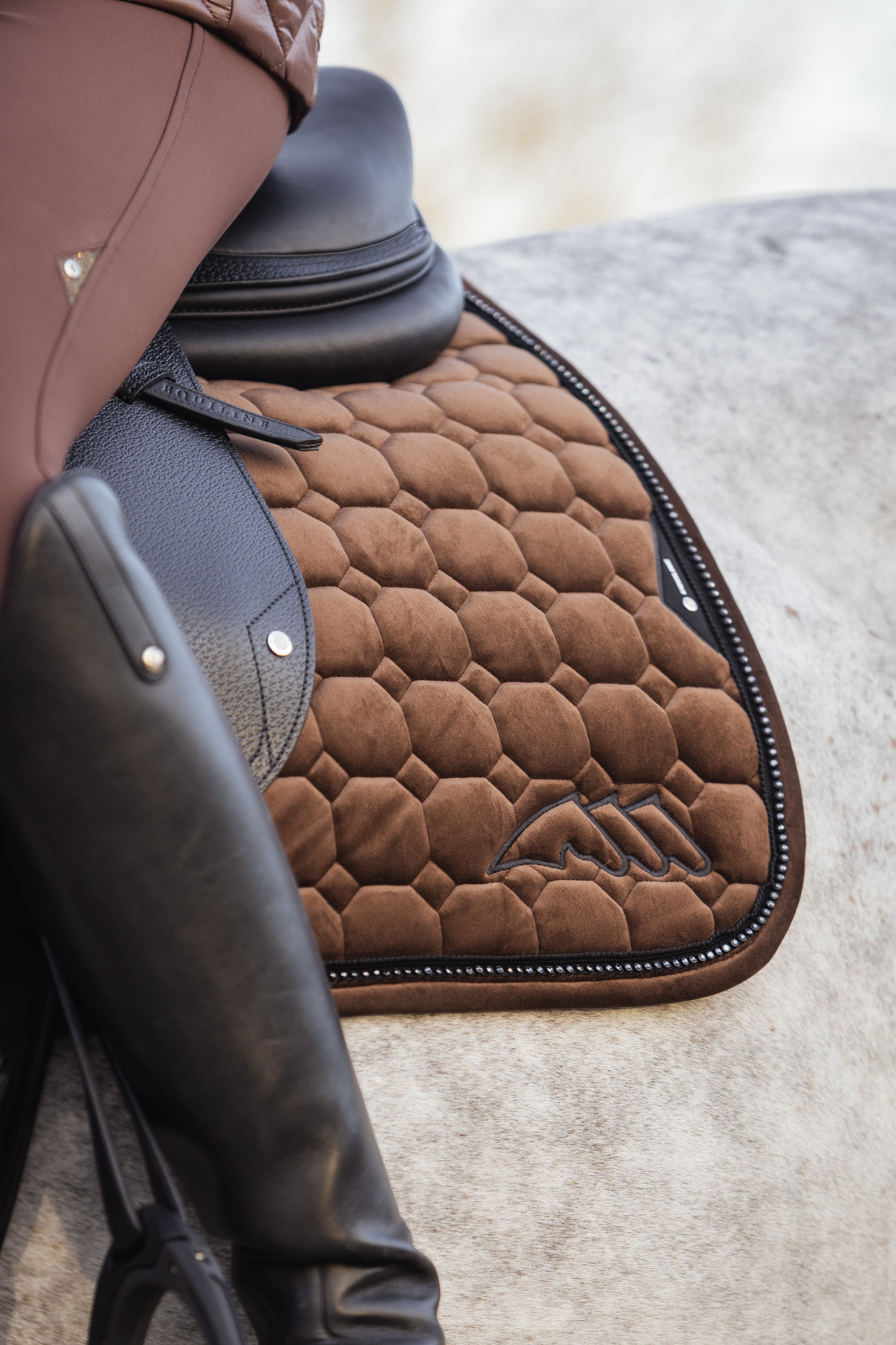 Equiline velvet sprangsjabrak